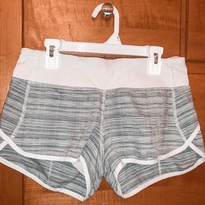 LULULEMON SPEED UP SHORTS 2.5” INSEAM